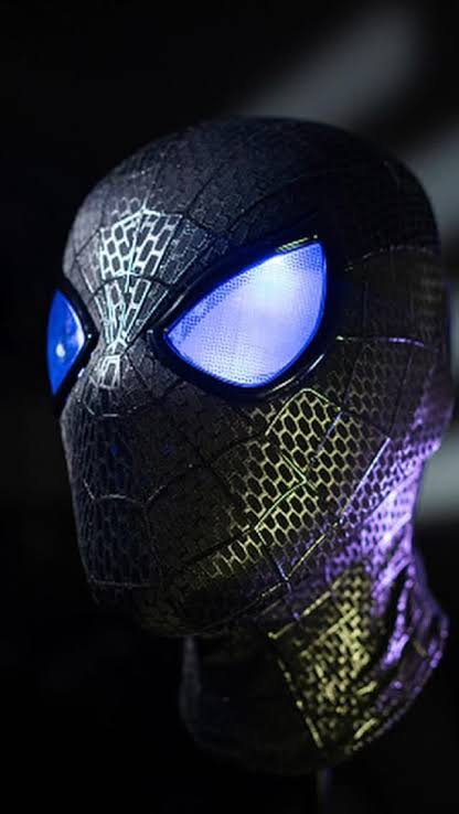 The Amazing Spider-Man 2 (Andrew Garfield) Black Textured Replica Mask – LED Eyes & Remote