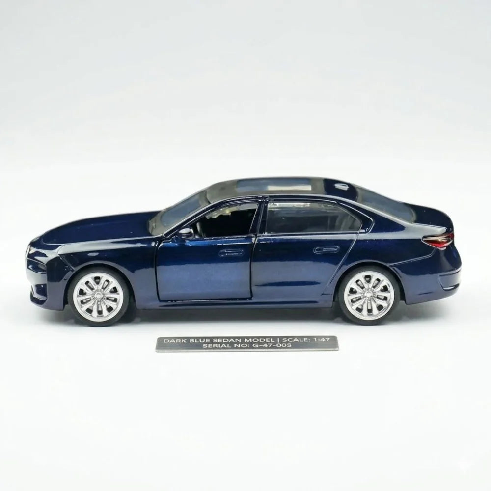 CAIPO BMW i7 1:47 Die-Cast Alloy Model Car – Dark Blue