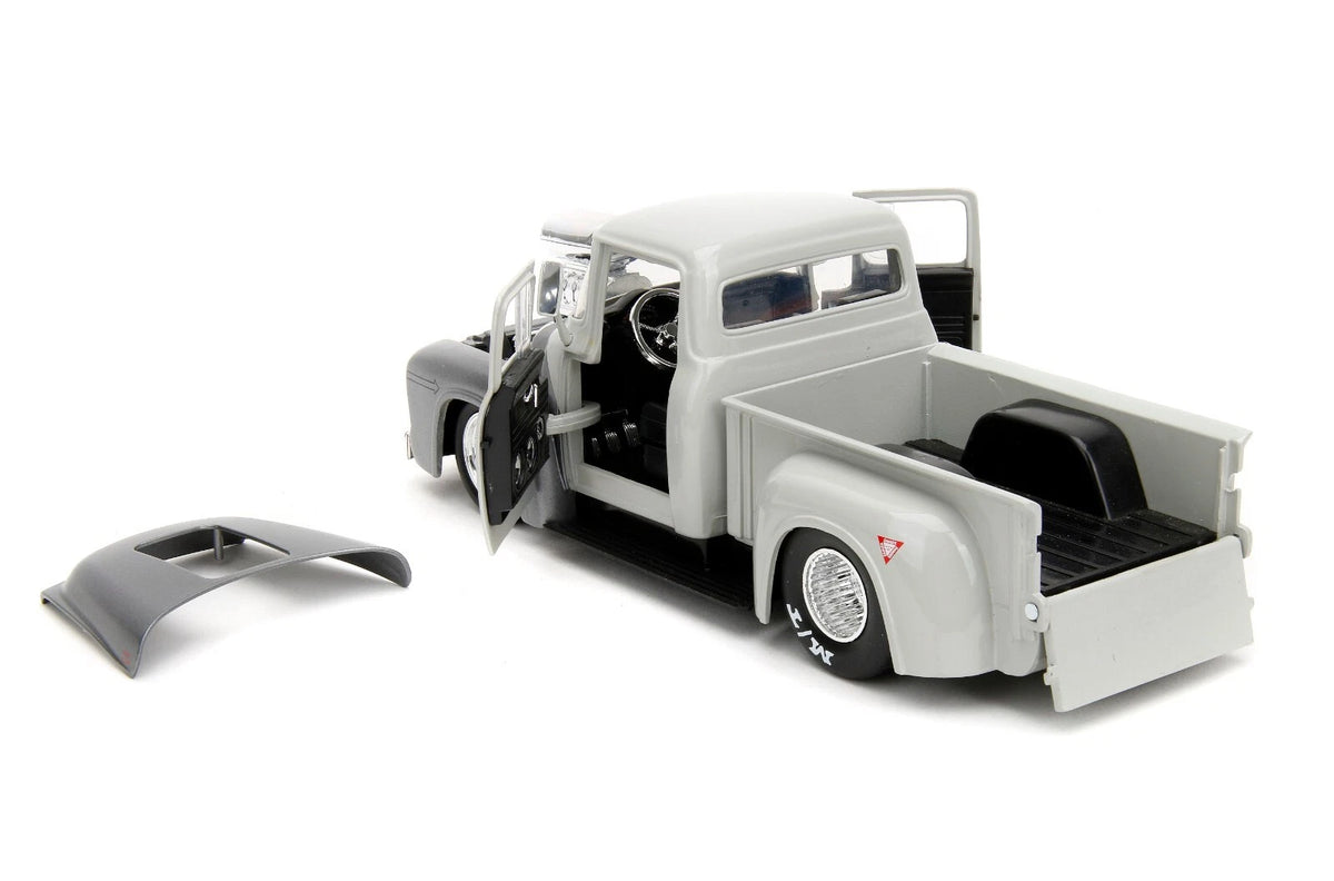 Street Fighter Guile 1956 Ford F-100 1:24 Die-Cast with Figure – Jada Toys