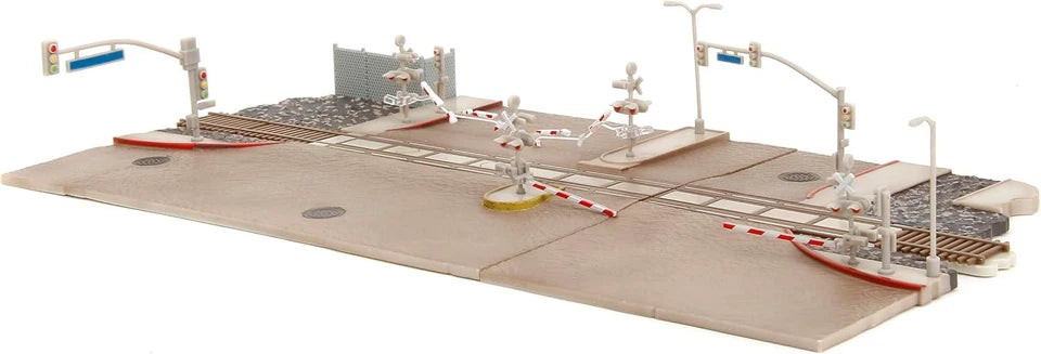 Fast & Furious Final Race Train Crossing 1:64 Nano Diorama with 2 Die-Cast Cars – Jada Toys