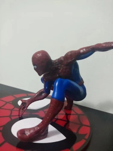 Spider-Man Crouching 9cm PVC Figure – Marvel Collectible with Display Base