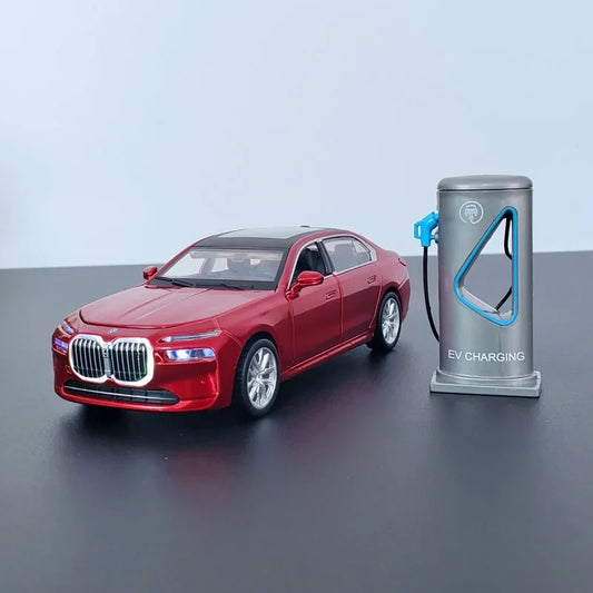 BMW i7 G70 2023 1:32 Scale Die-Cast Model Car – Charging Edition
