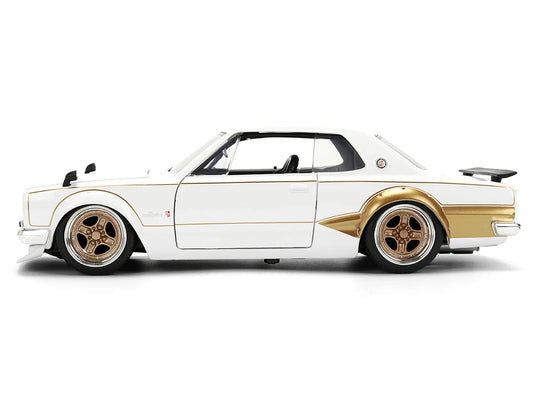 Jada Toys 1971 Nissan Skyline 2000 GT-R Hakosuka 1:24 Die-Cast – White/Gold
