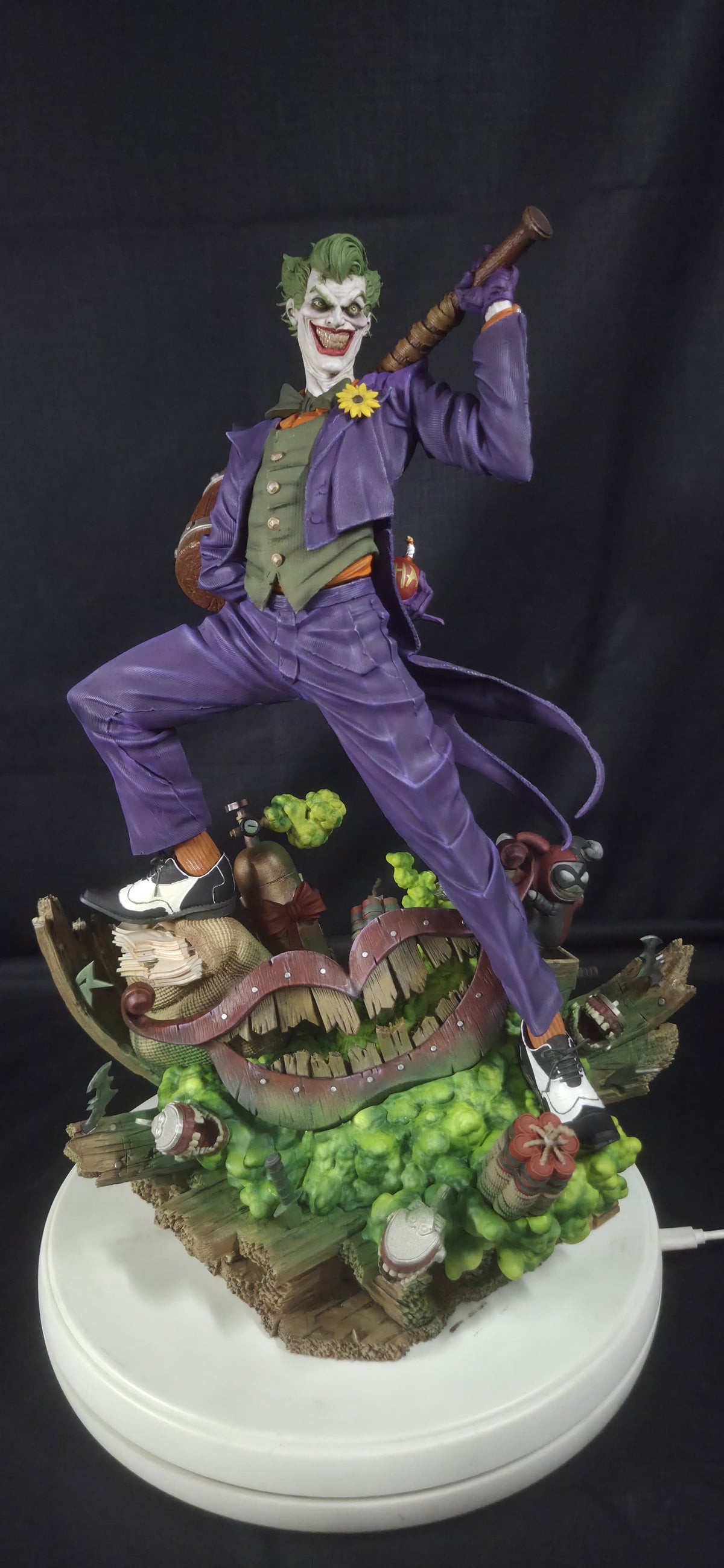 The Joker 1:6 scale collectible statue full view