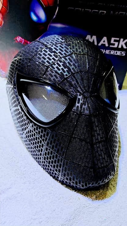 The Amazing Spider-Man 2 (Andrew Garfield) Black Textured Replica Mask – LED Eyes & Remote