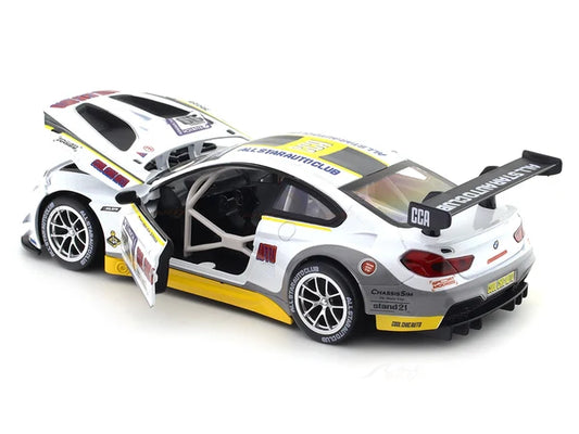 CCA BMW M6 GT3 #99 1:24 Die-Cast Model Car – White GT3 Racing Collectible